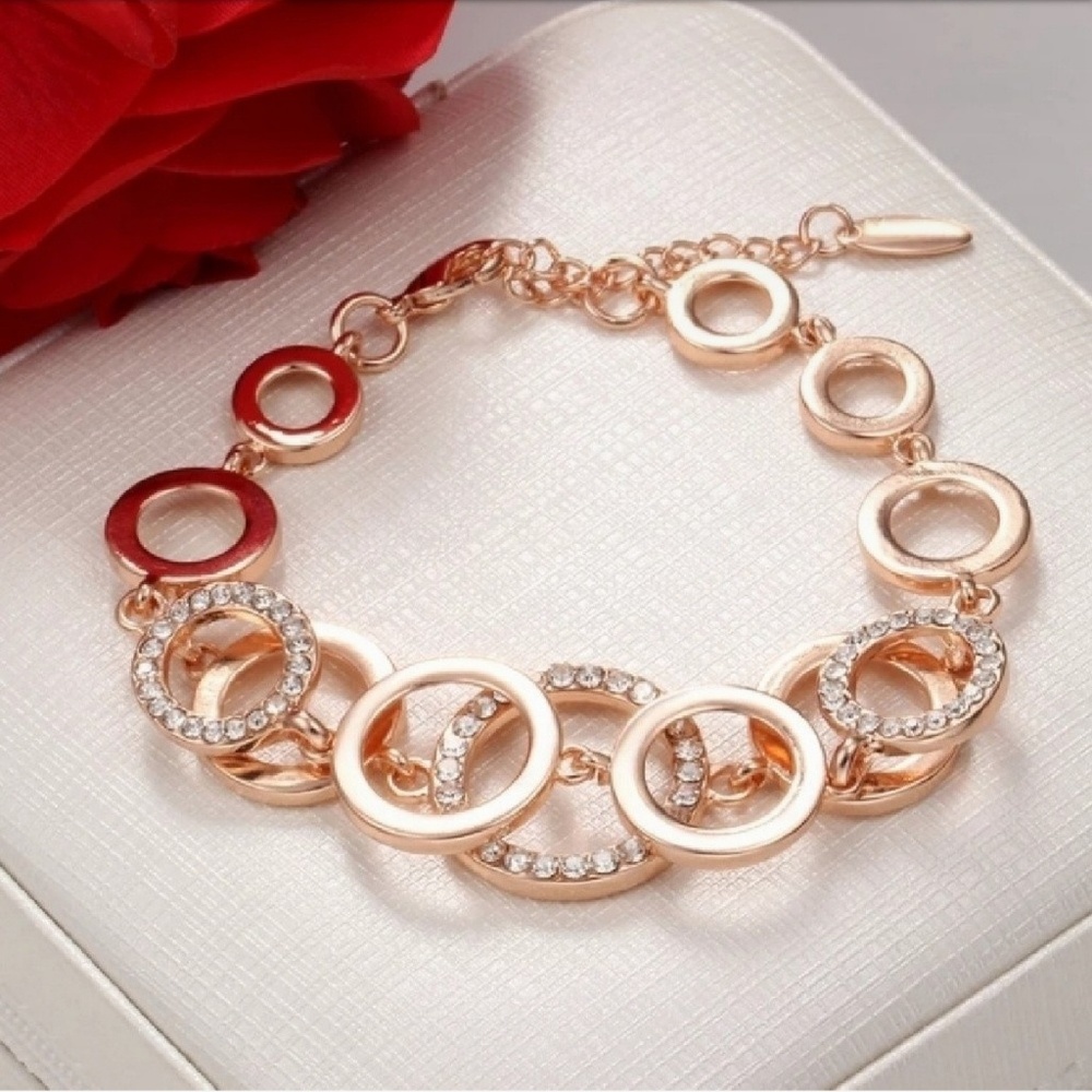 🌺💕Rose Gold Linked Circle Bracelet 💕🌺